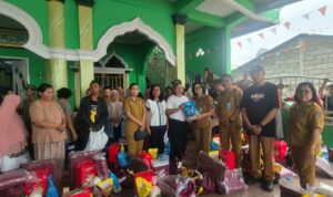 pastikan-pemerintah-hadir-bagi-warga-terdampak,-gubernur-yulius-instruksikan-bantuan-untuk-39-kk-korban-kebakaran